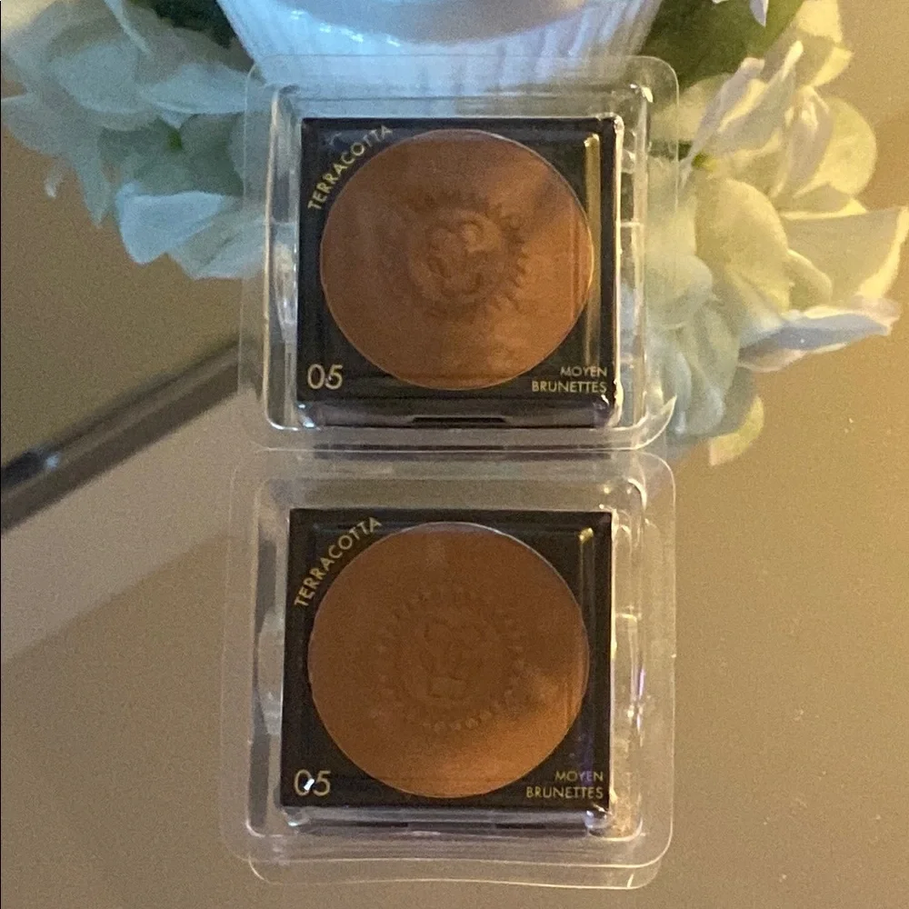 GUERLAIN Terracotta Bronzing Powder - Tan 2x - Picture 3 of 3